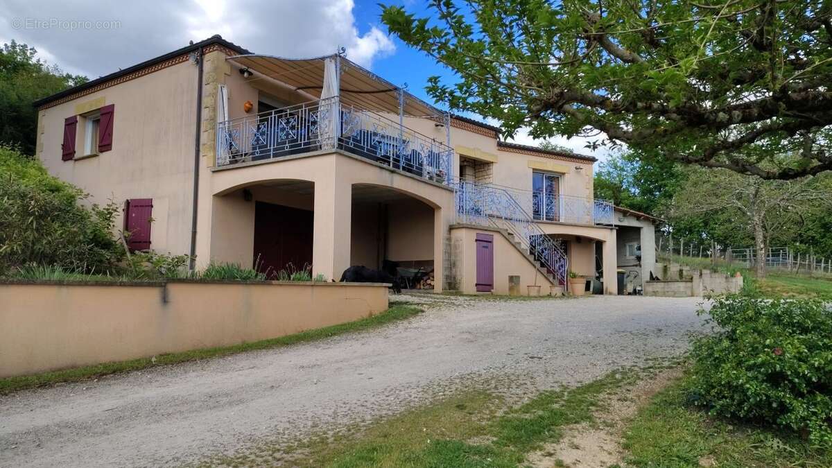 Maison à TERRASSON-LAVILLEDIEU
