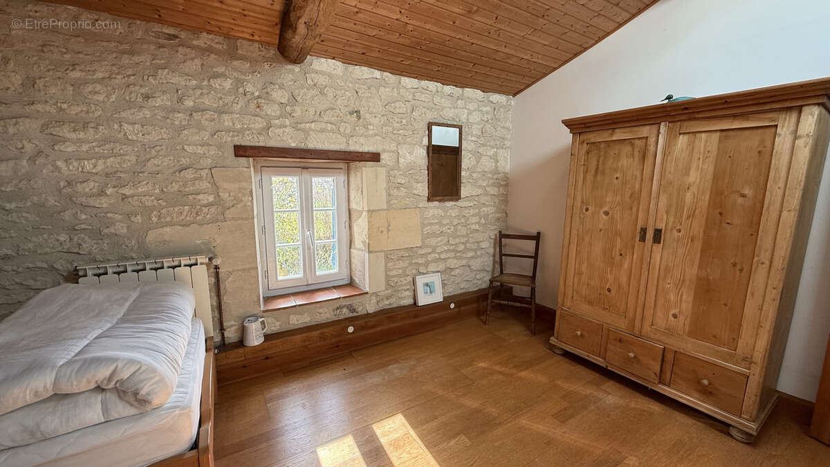 Maison à MORTAGNE-SUR-GIRONDE