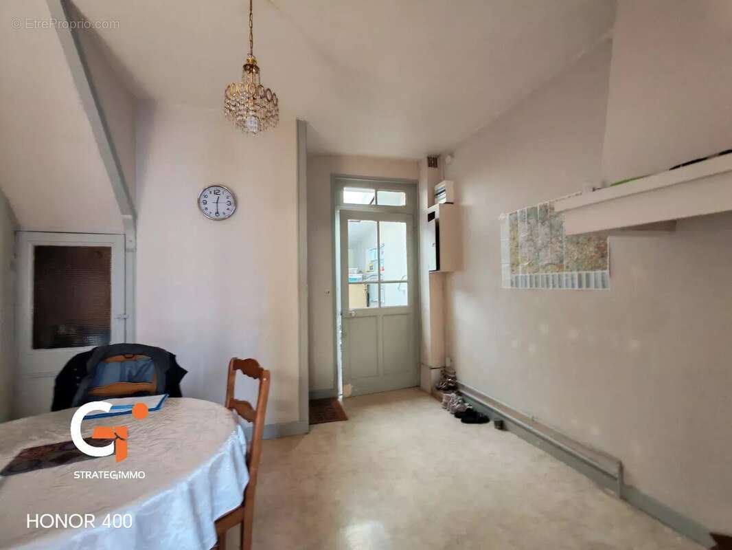 Maison à SAINT-ETIENNE-DU-ROUVRAY