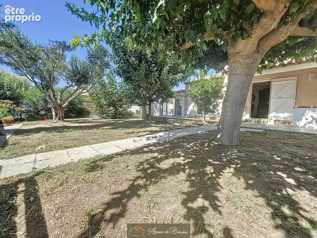 Villa 3 faces de type 4 -piscine - garage - jardin - photo 2