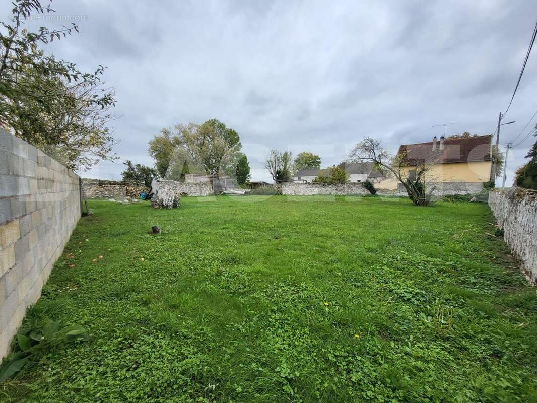 Photo 2 - Terrain à BUSSIERES