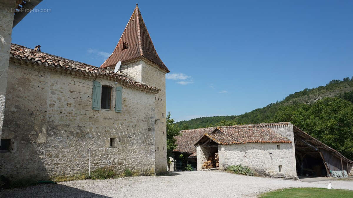 Maison à CASTELNAU-MONTRATIER