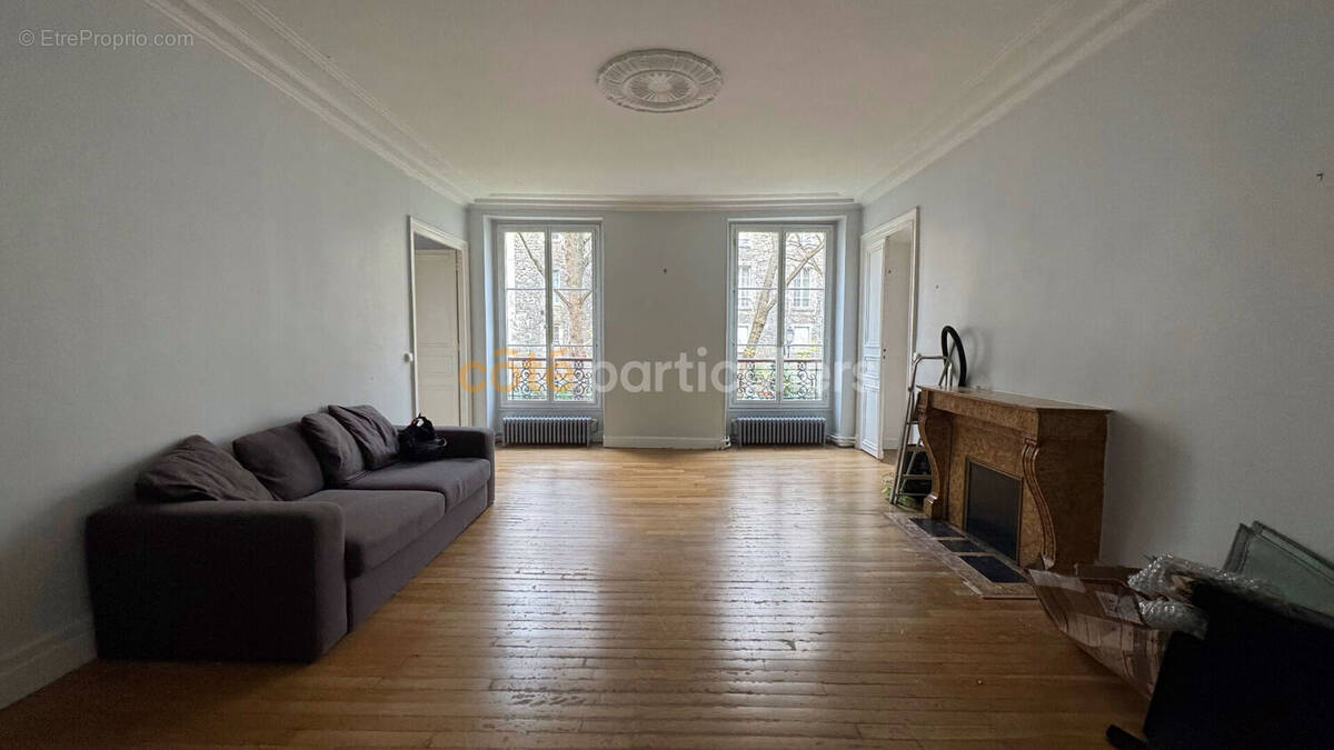 Appartement à PARIS-8E