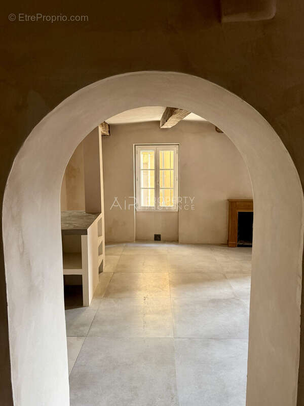 Maison à SAINT-SATURNIN-LES-APT