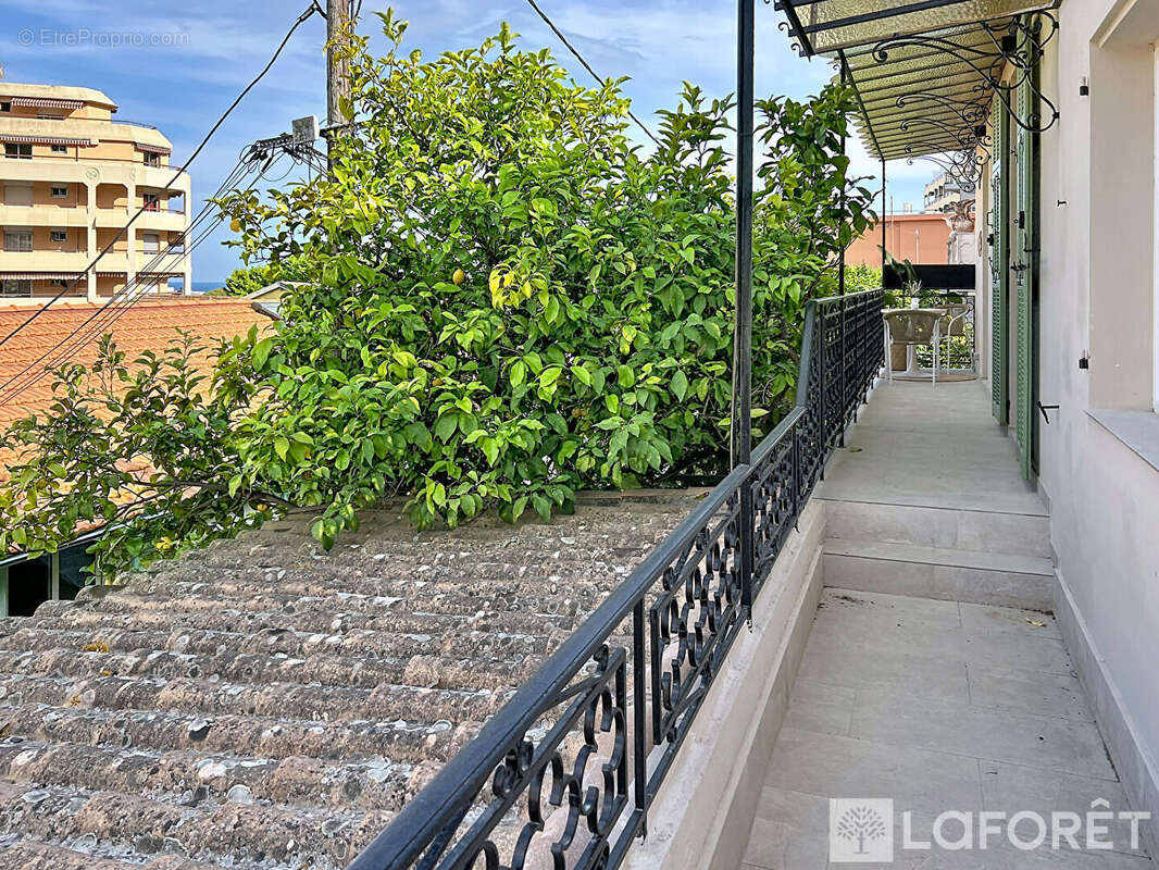 Appartement à ROQUEBRUNE-CAP-MARTIN