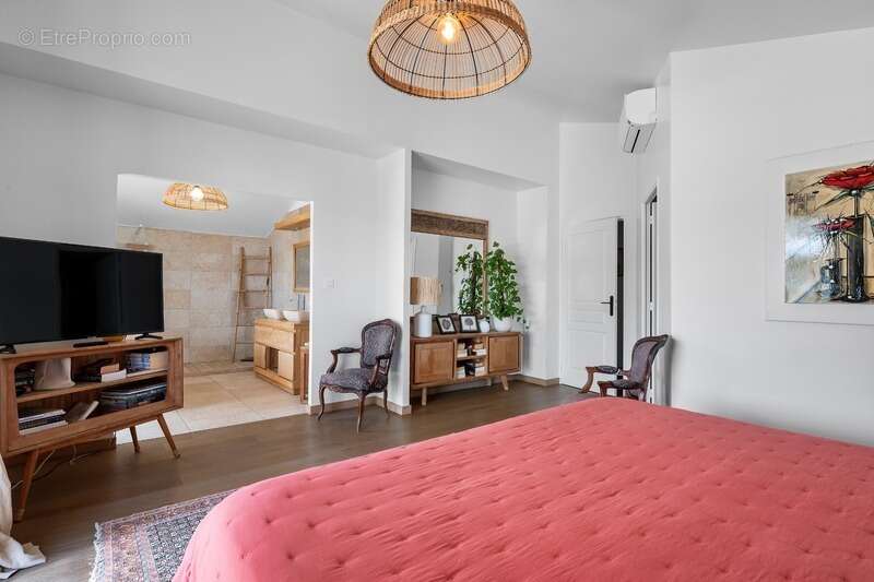 Maison à vendre 10 pièces SAINT GILLES LES BAINS (974) - photo 7