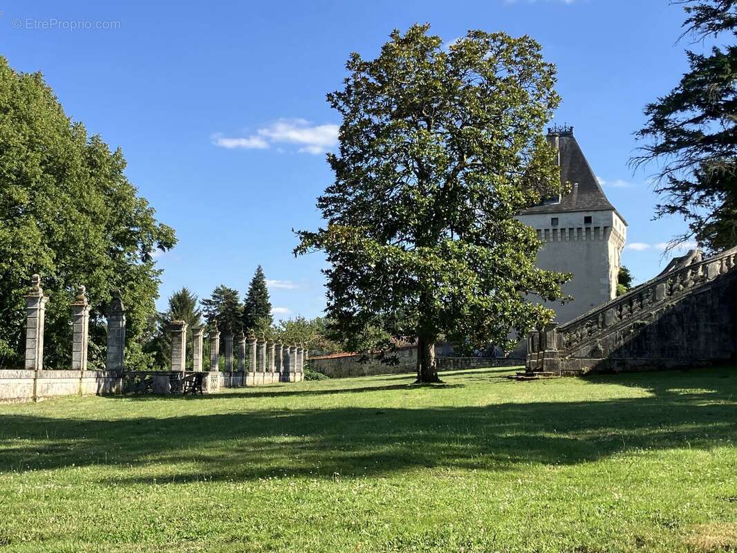 Propriété de caractère au sein d’un château – En exclusivité chez Beaux Villages - photo 19