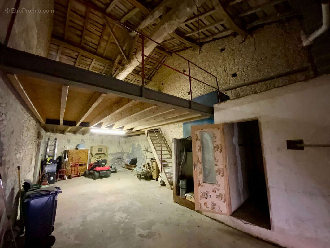 Maison à JARNAC-CHAMPAGNE