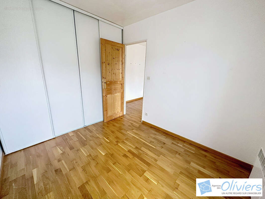 Appartement à VOISINS-LE-BRETONNEUX