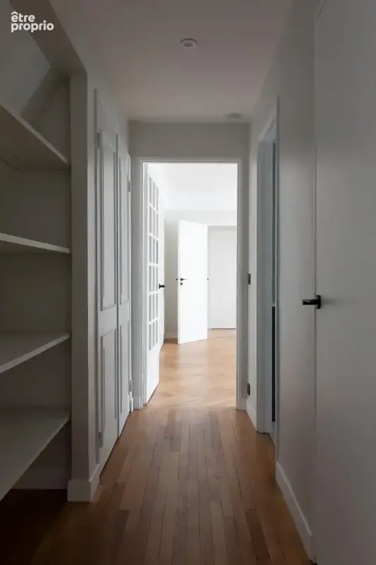 Paris 7e  t3 de 72 m² rénové  dernier étage  2 balcons - photo 3