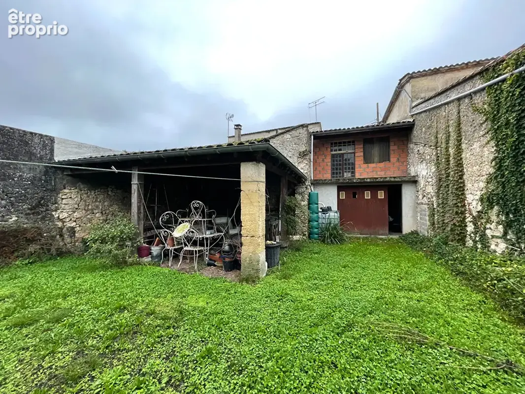 Parking à FLAUJAGUES