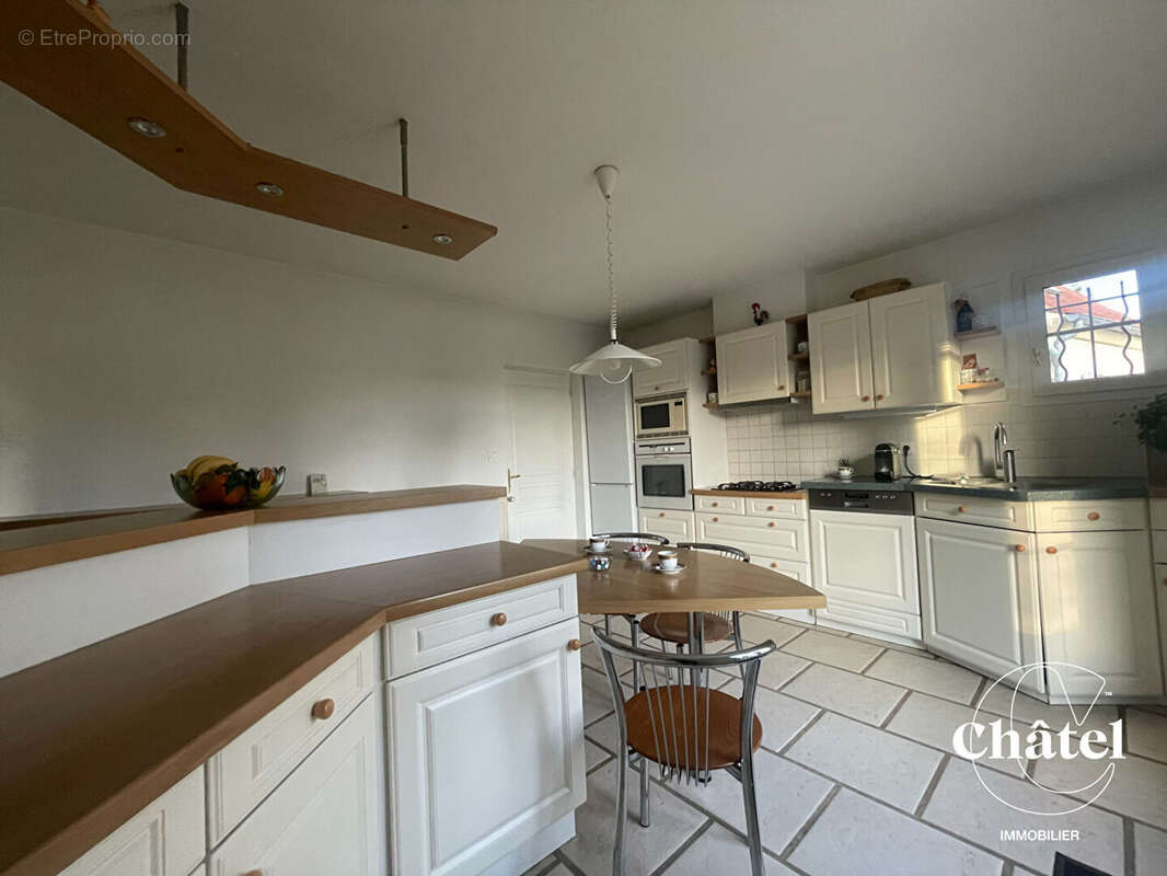 Maison à MONTLOGNON