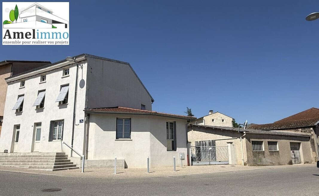 Maison 182 m² à Anneyron  - photo 2