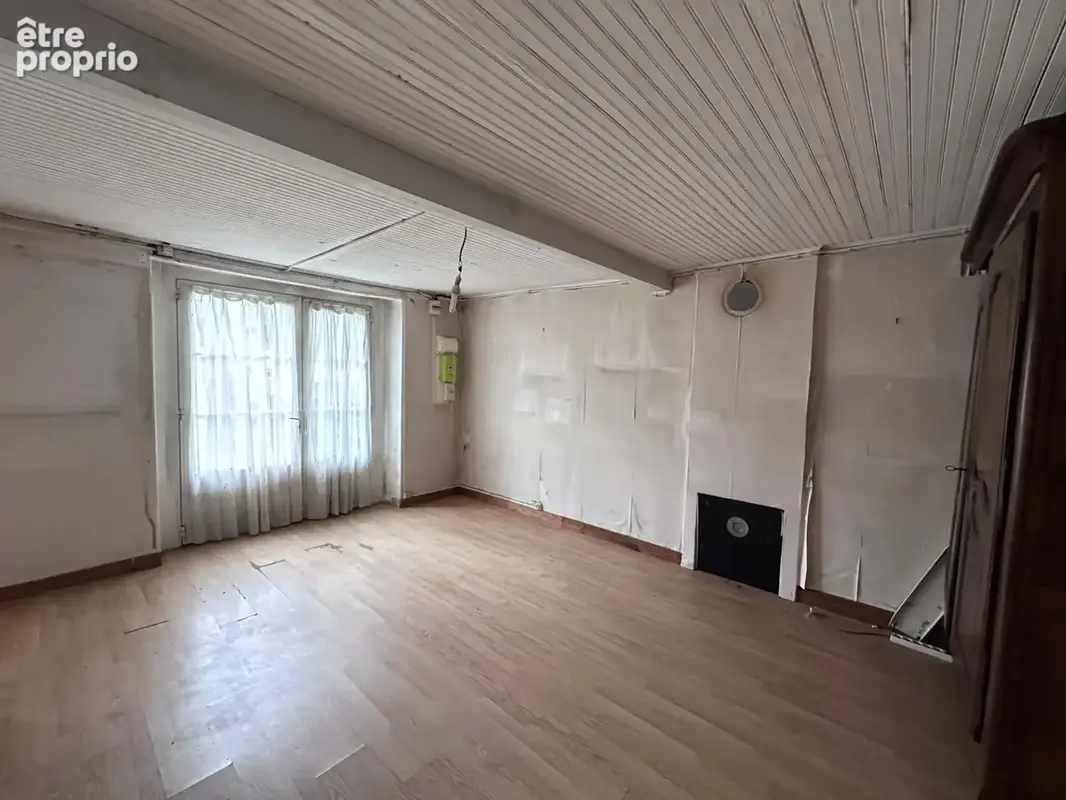 Maison 8 pièces 136 m² à vendre à Charensat (63640) - photo 3