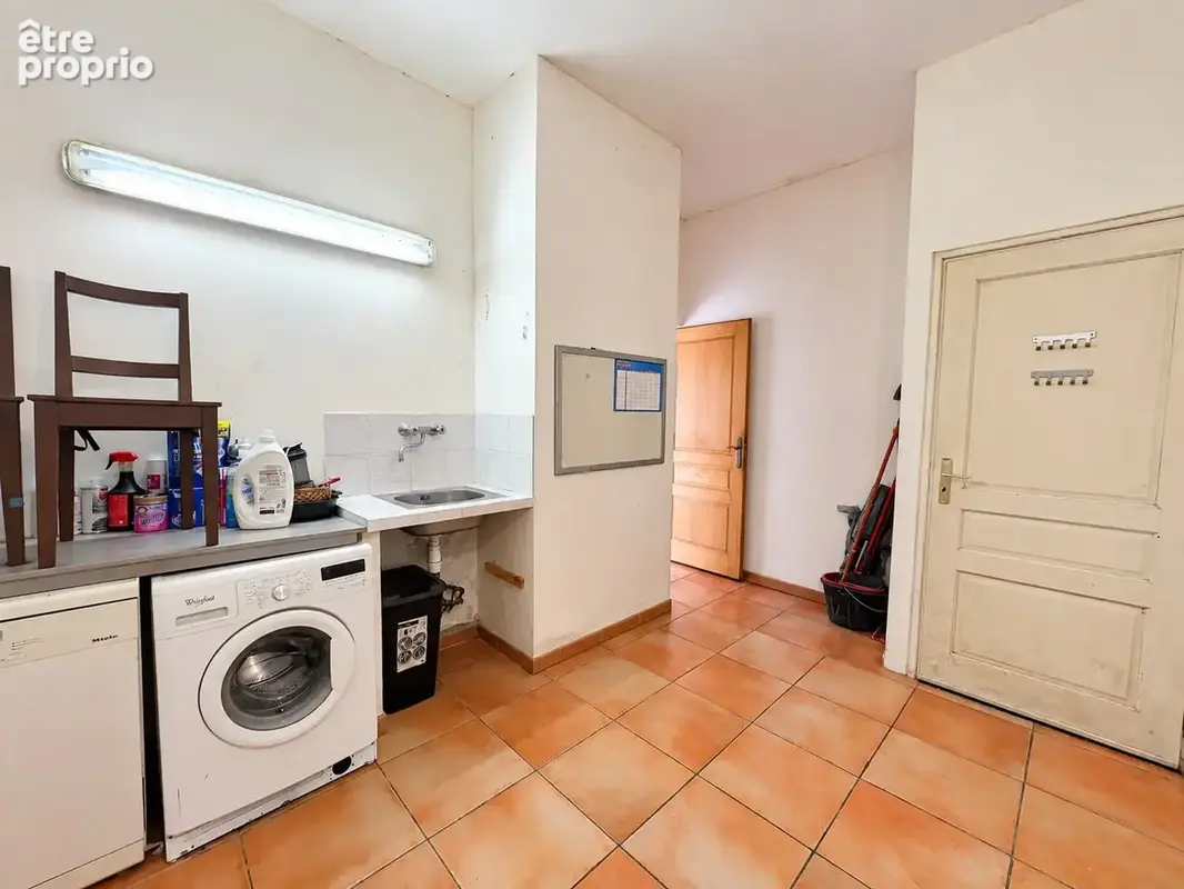 Villa avec piscine sur 5 000 m2 de terrain - photo 7