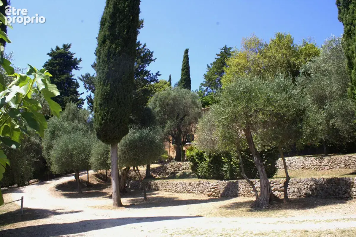 Mas du XVIIIème Siècle de 300 m² sur domaine de 15 000 m² - photo 4