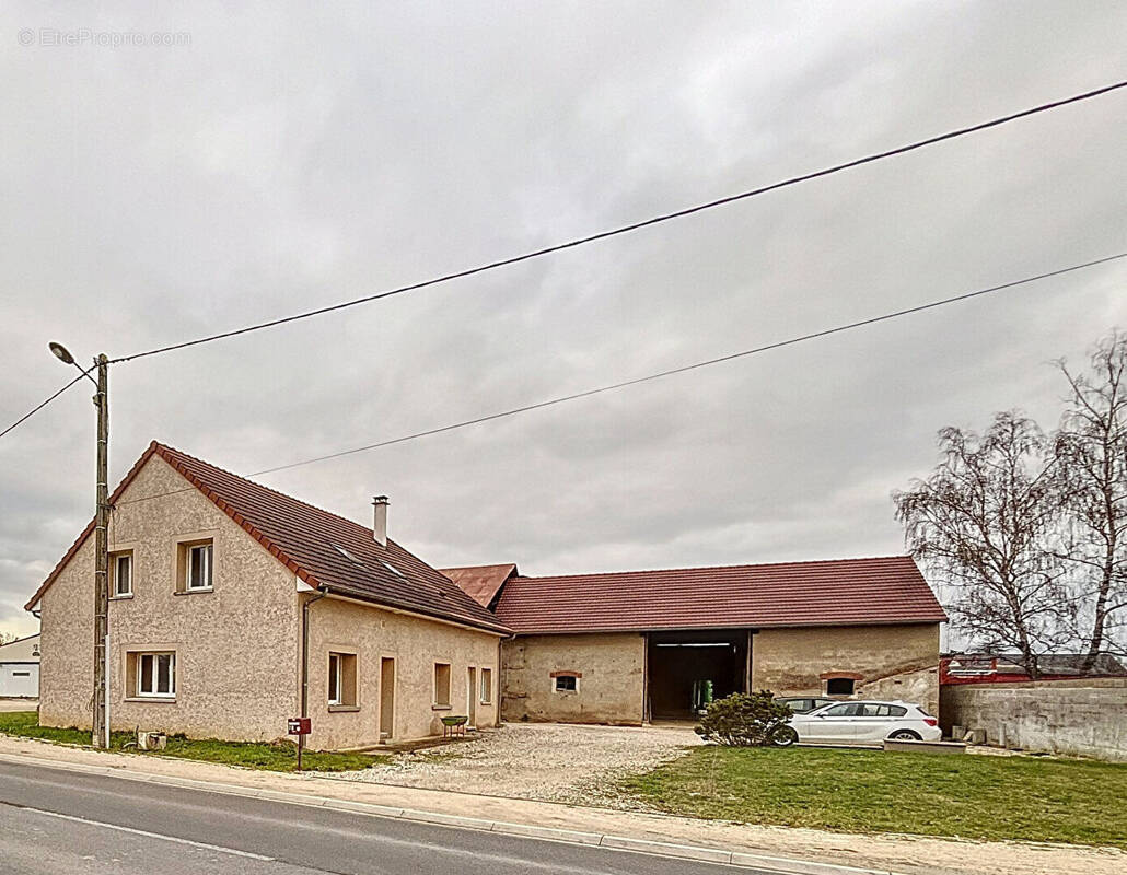 Maison à LOSNE