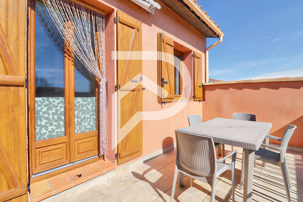 Appartement à GREOUX-LES-BAINS