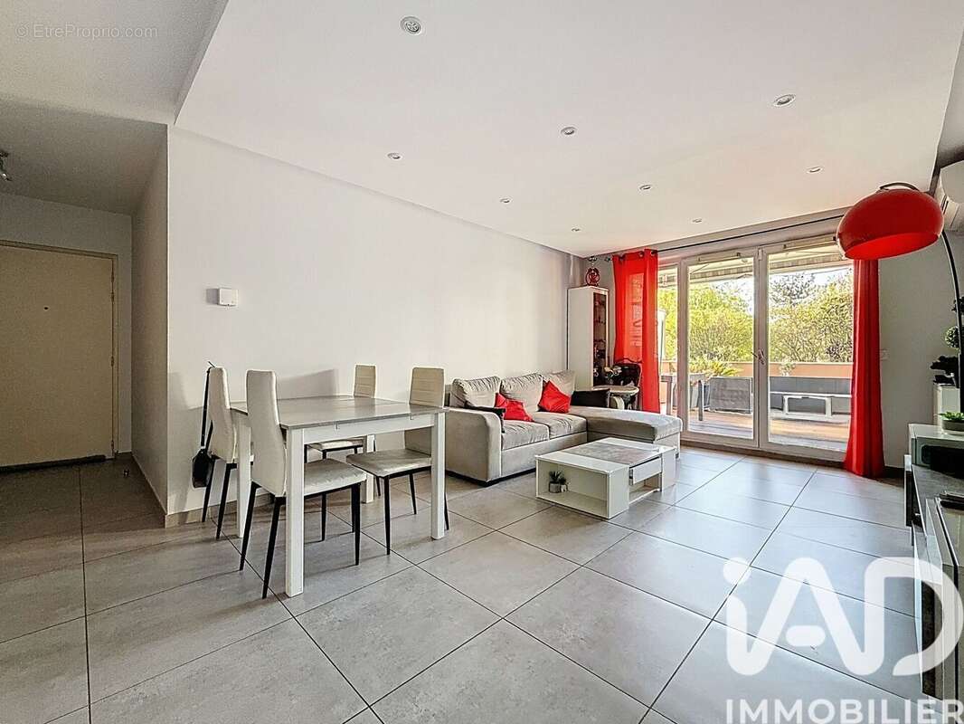 Photo 2 - Appartement à SAINT-MARTIN-D'HERES
