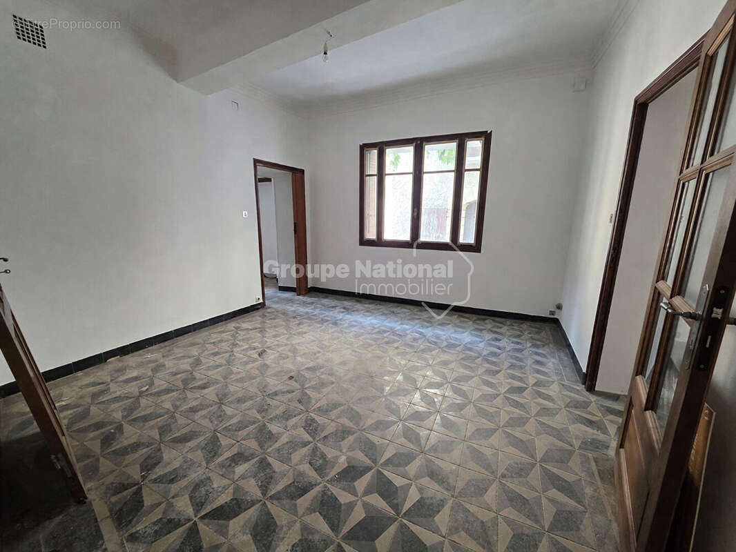 Exclusivité - Maison de ville - A rénover - photo 4