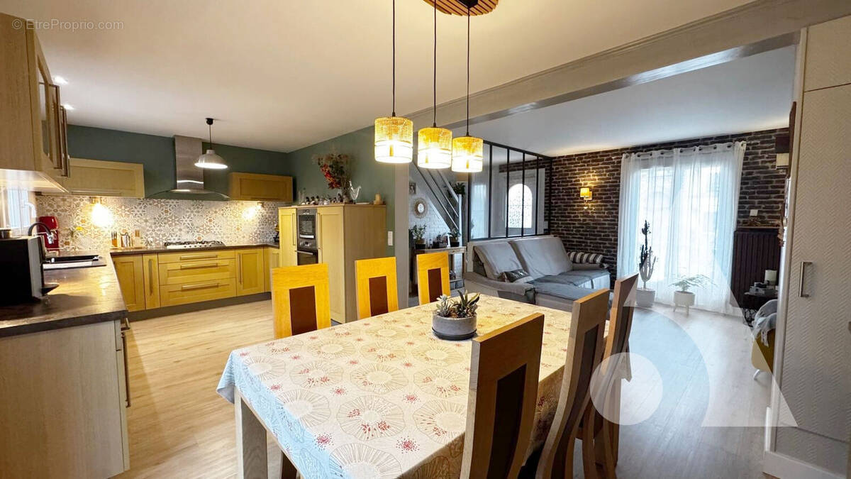 Maison à CREPY-EN-VALOIS