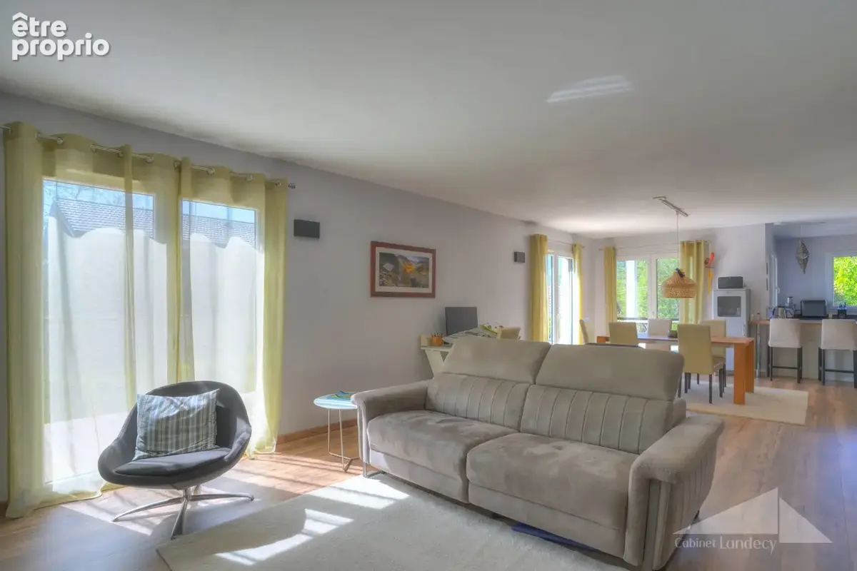 Maison 128 m² à Peron  - photo 2
