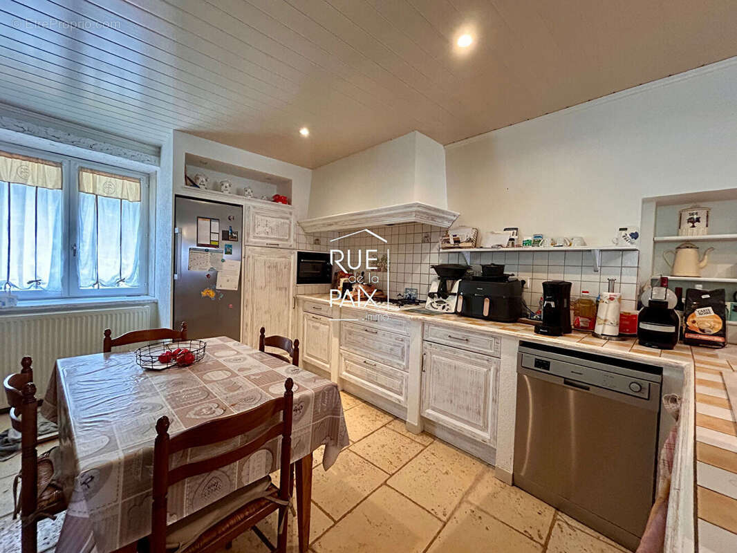 Maison à AZAY-LE-BRULE