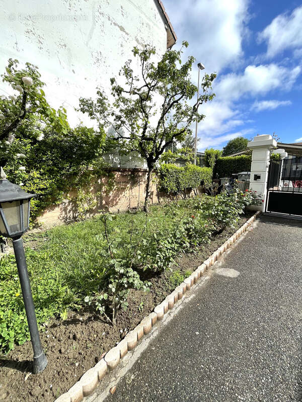 Maison à LE PONT-DE-CLAIX