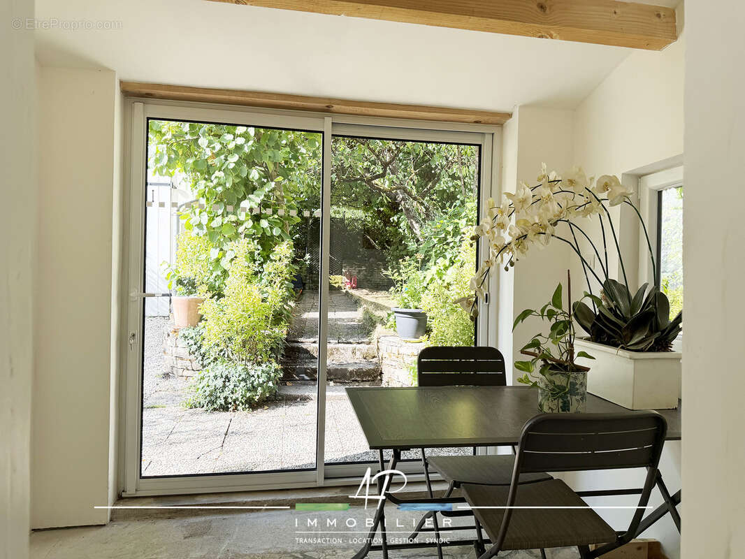 Maison de village avec jardin et garage - photo 9