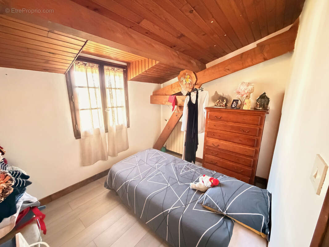 Maison à CHIS