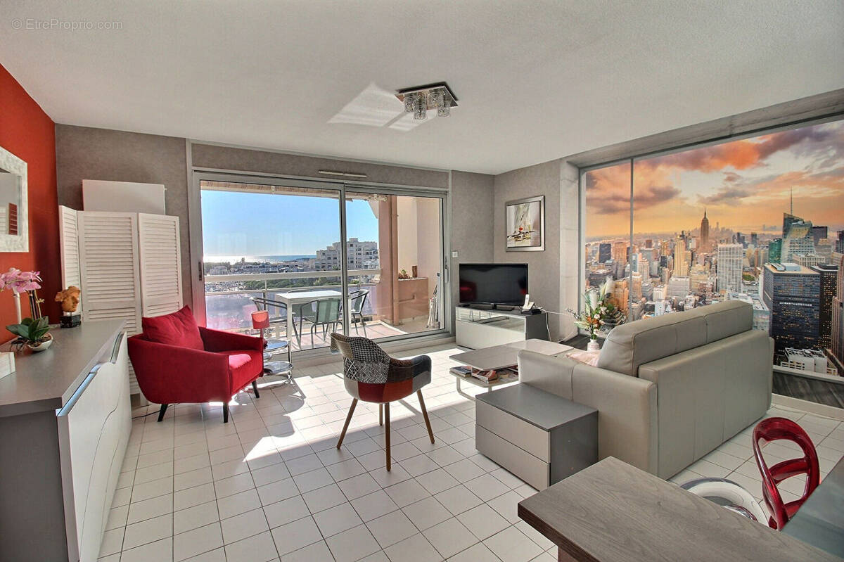 Appartement à MAUGUIO