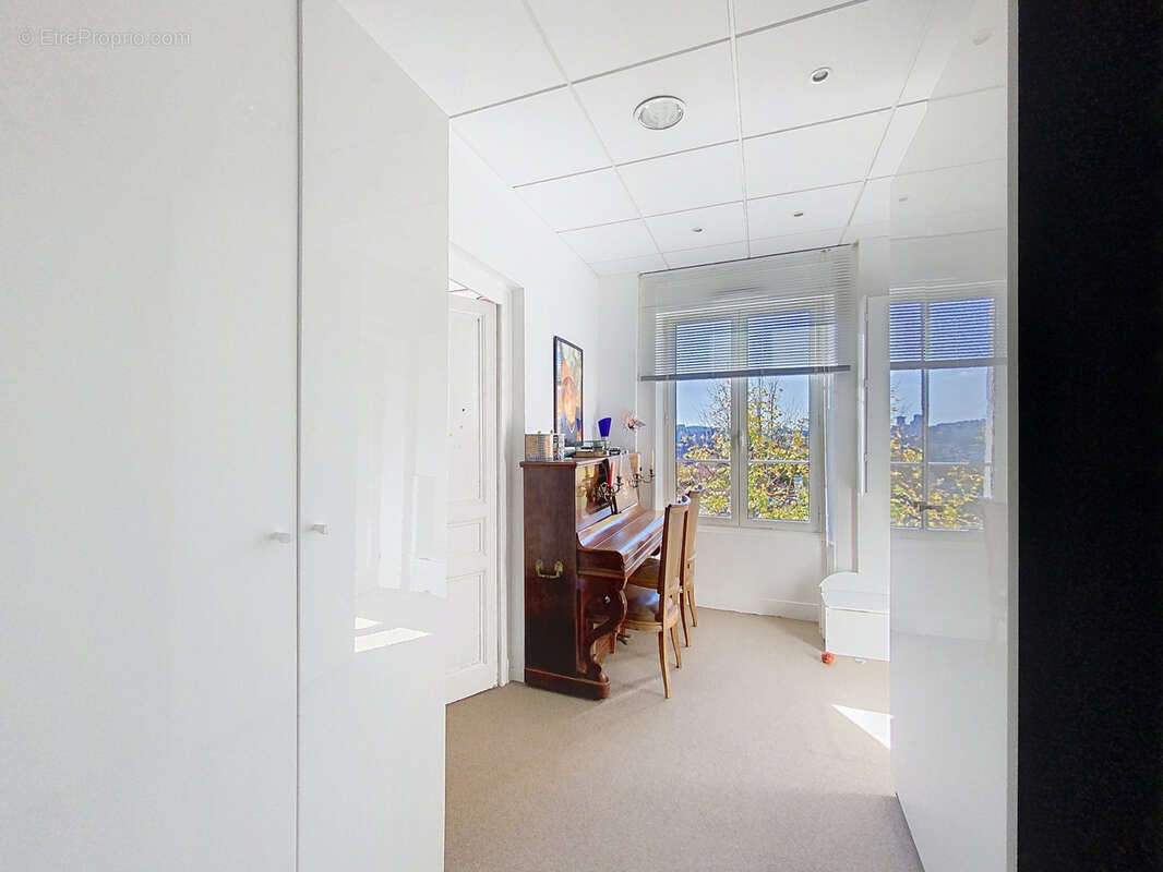 Maison à SAINT-PRIEST-EN-JAREZ