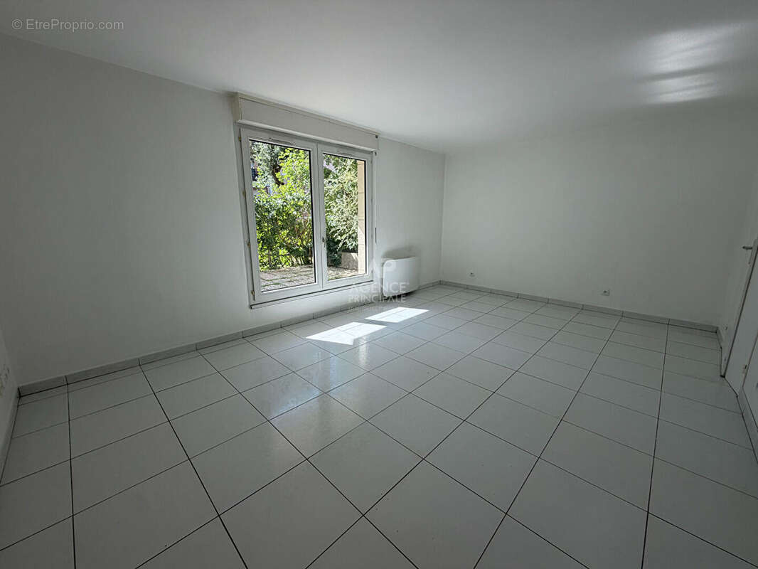 Appartement Cergy 2 pièce(s) 46.39 m2 - photo 2