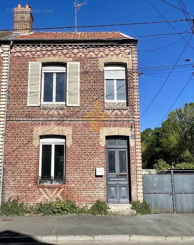 Maison à LA FERE