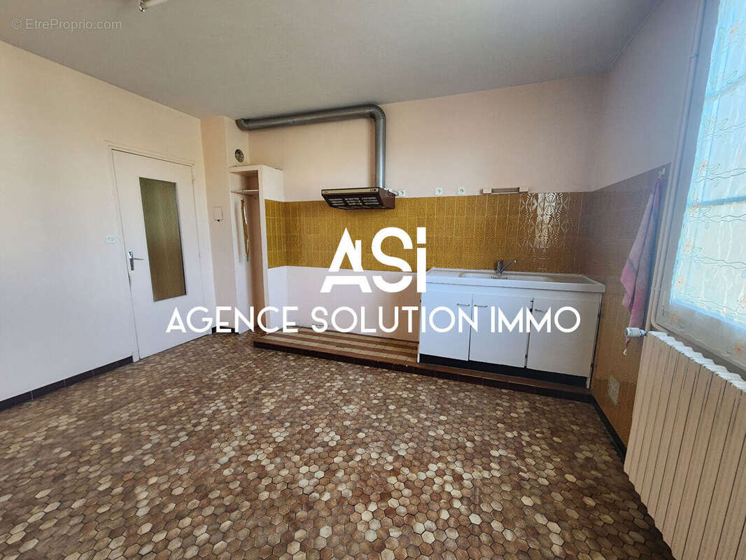 Maison à SAINT-AUBIN-DE-LOCQUENAY