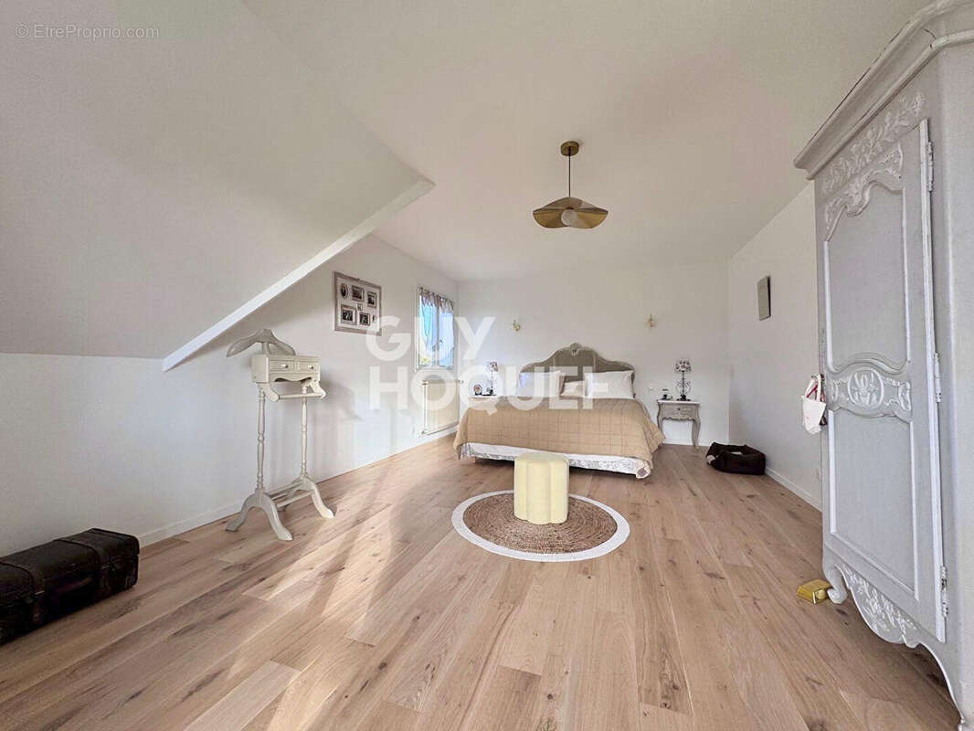 Maison à BONNEVILLE-SUR-TOUQUES