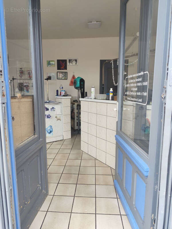 Commerce à DOUDEVILLE