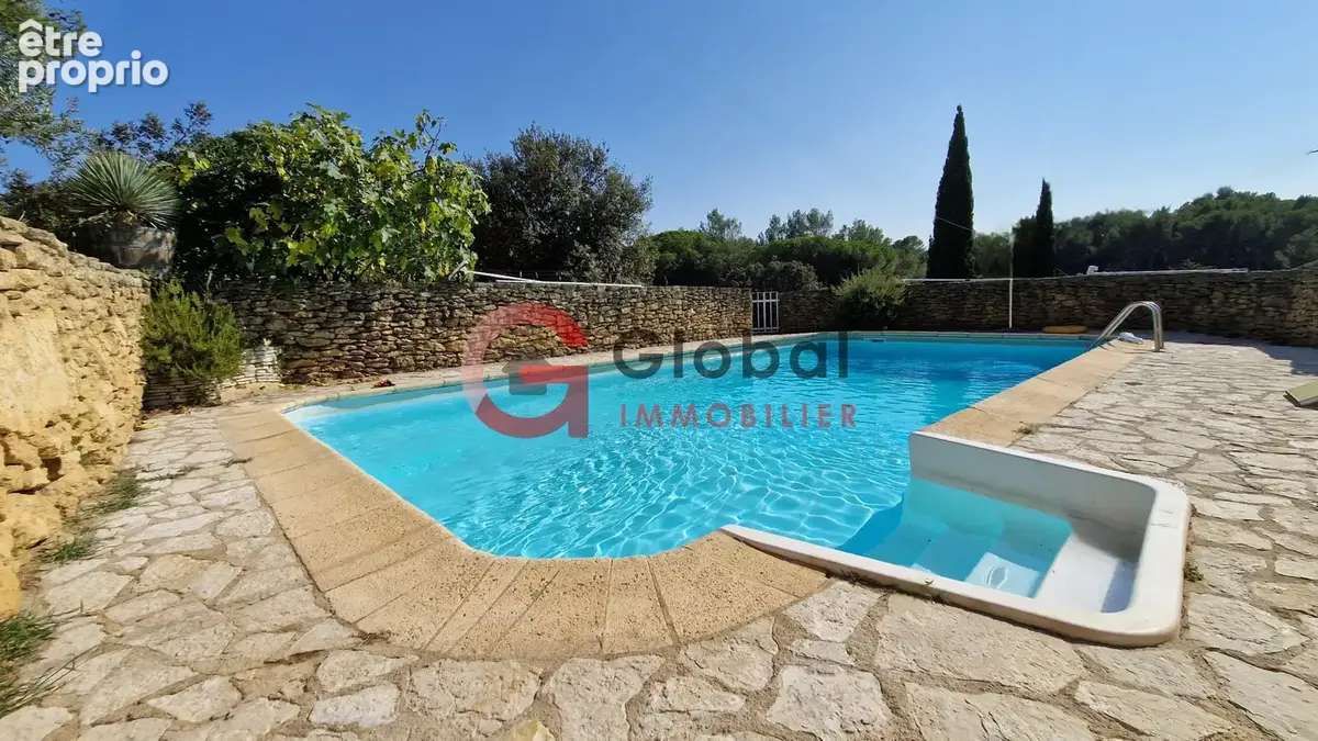 Propriété en campagne avec 2 maisons, terrain de 7 200 m2 et piscine   entre Grans et Cornillon-Confoux - photo 5