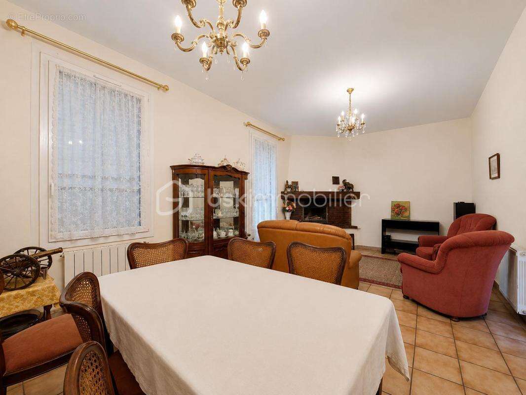 Maison à LA VALETTE-DU-VAR