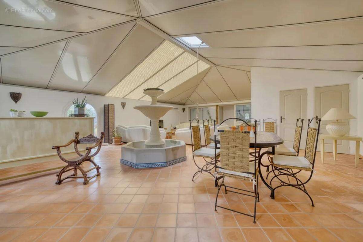 Maison à SAINT-JUST-LUZAC