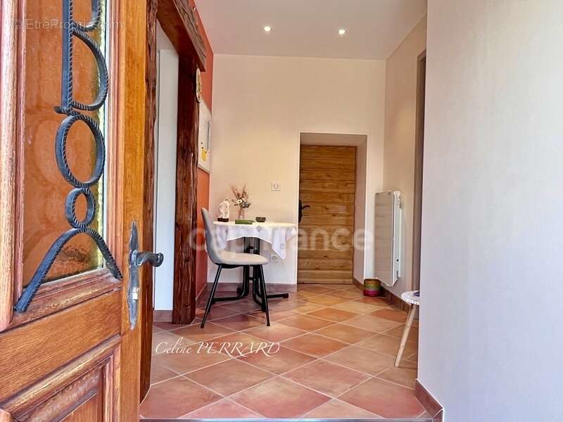 Maison à SAINT-CERGUES