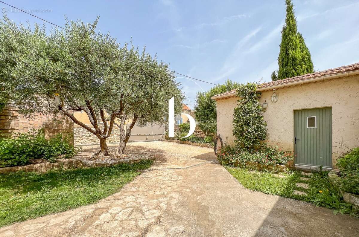 Maison à GOUDARGUES