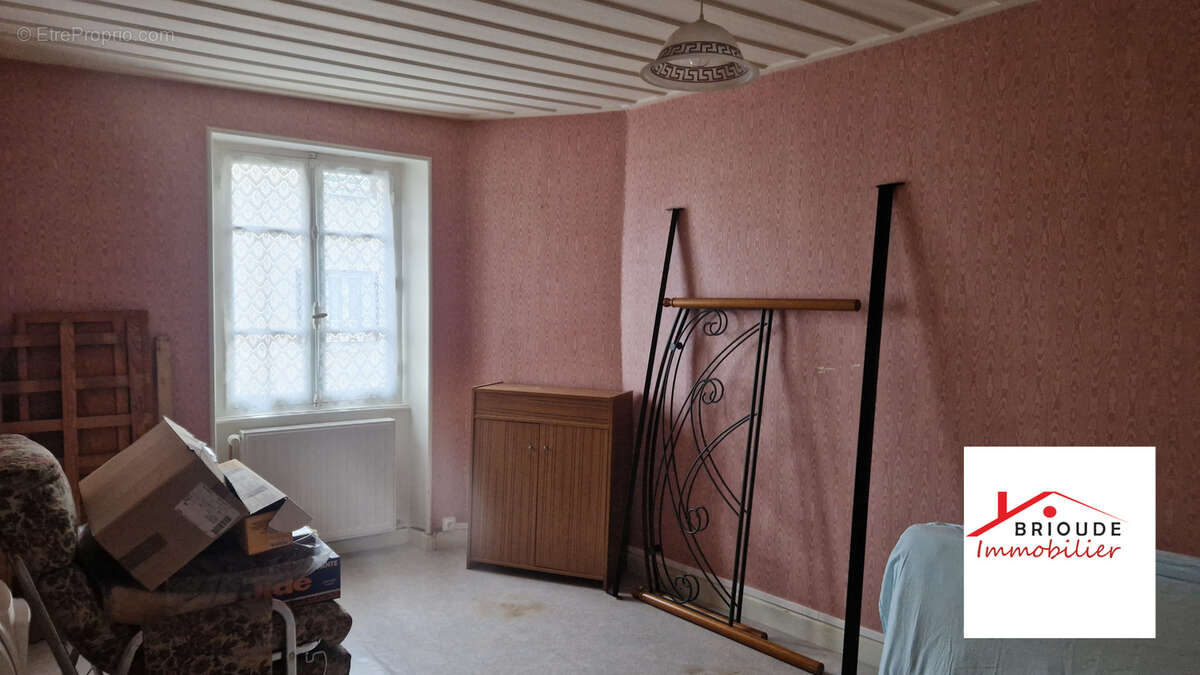 Maison à CHAMPAGNAC-LE-VIEUX