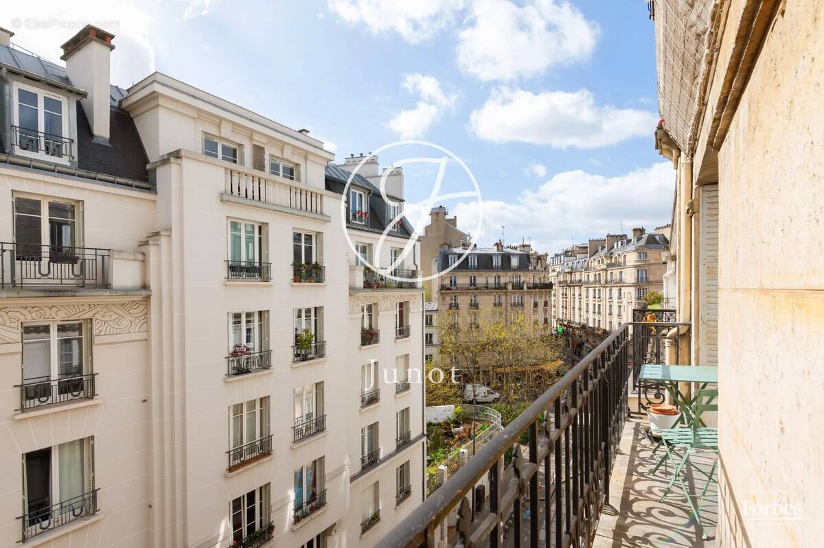 Appartement à PARIS-18E