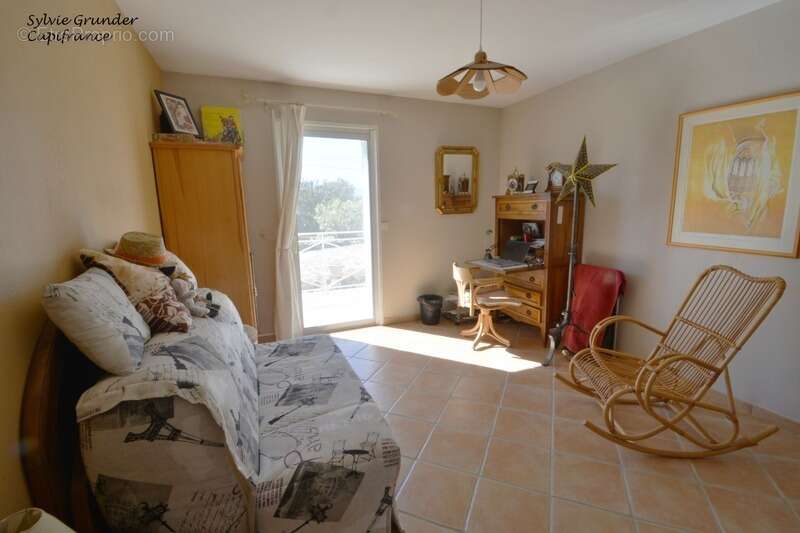 Maison à POURRIERES