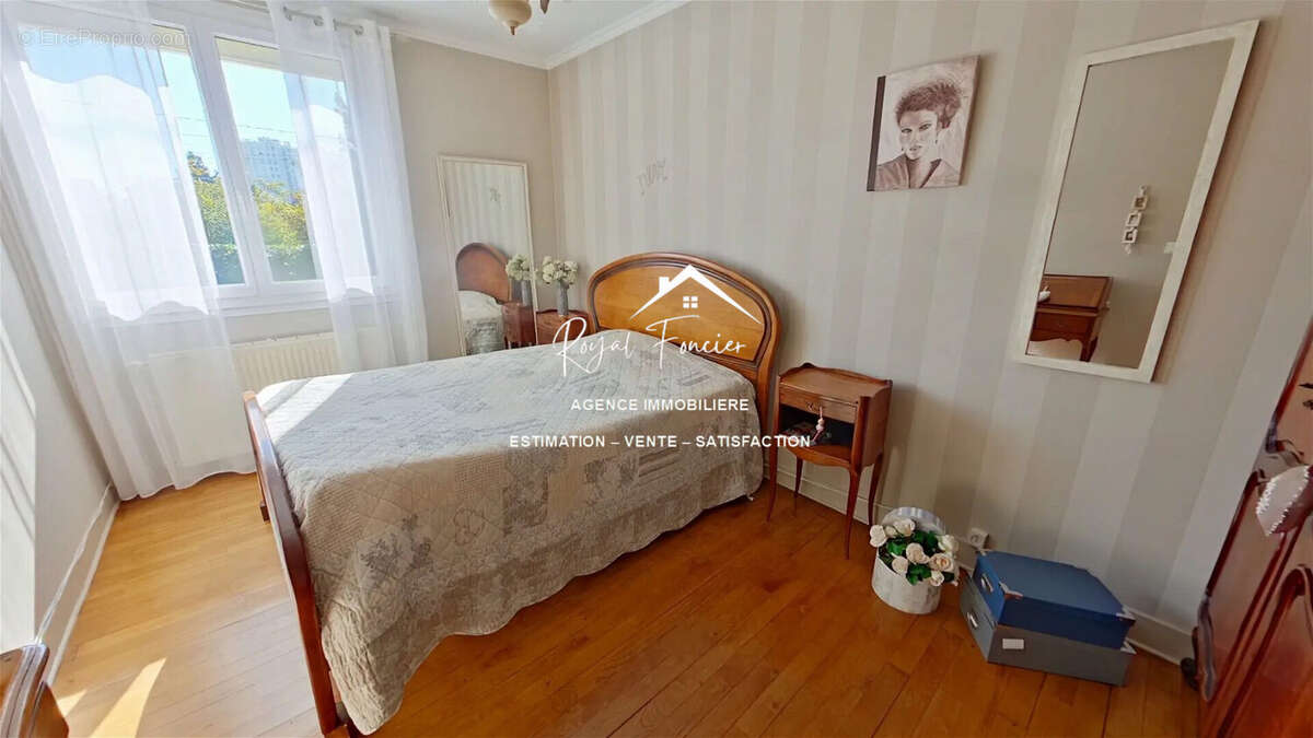Chambre 2 - Maison à CHATELLERAULT