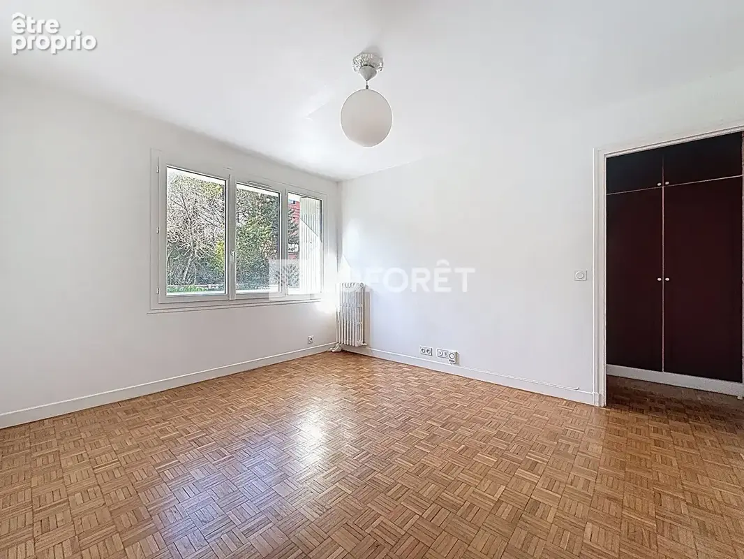 Suresnes Centre-ville - Studio 27,32 m² - Copropriété rénovée - Isolation & Chaudière - photo 8