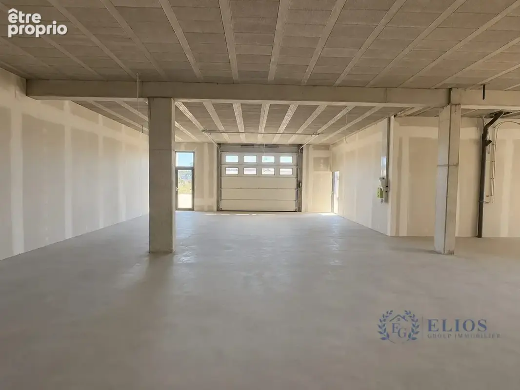 Commerce 250 m² à vendre à Saint-Maximin-La-Sainte-Baume (83470) - photo 4
