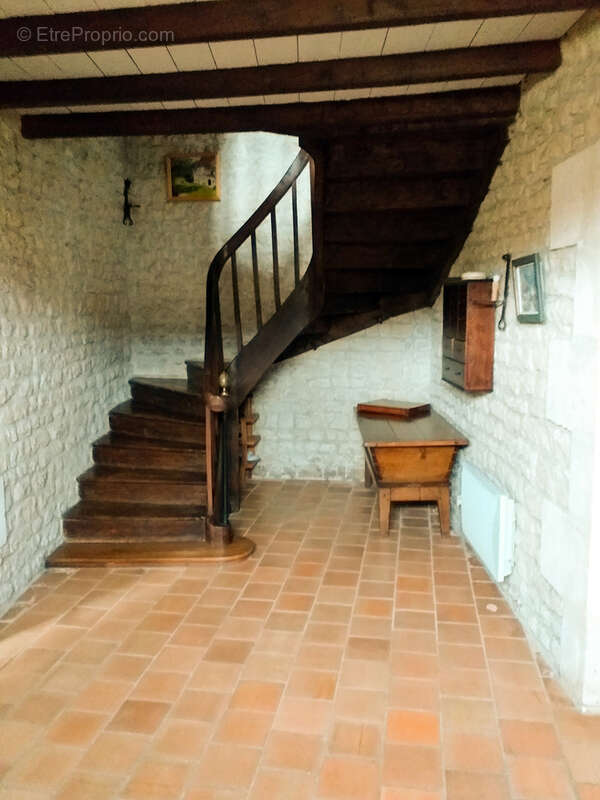 Maison à MONTIGNAC-CHARENTE