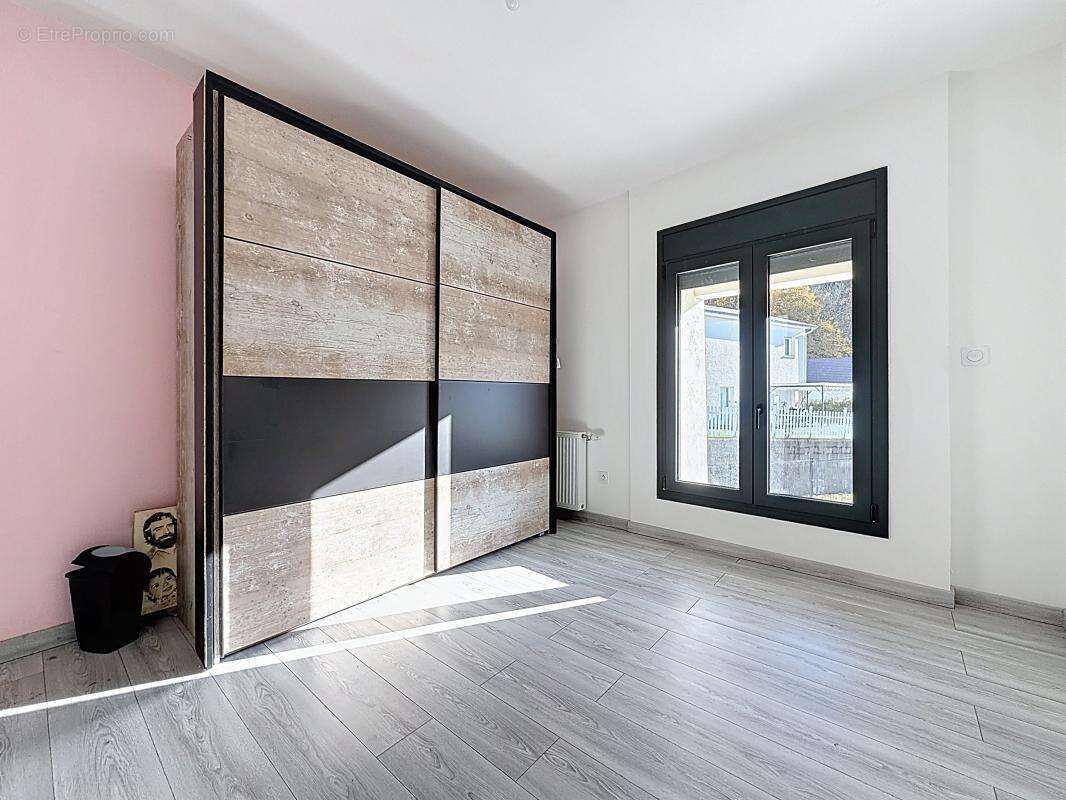 Maison à SAINT-QUENTIN-SUR-ISERE